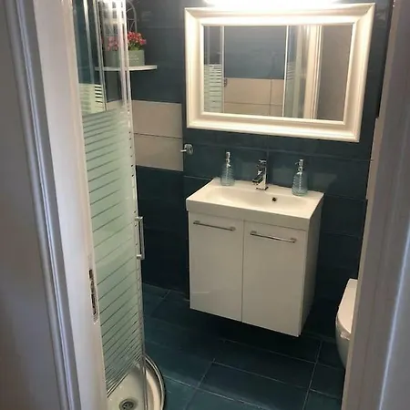 Unique In Near The Beach! Appartement Loutráki